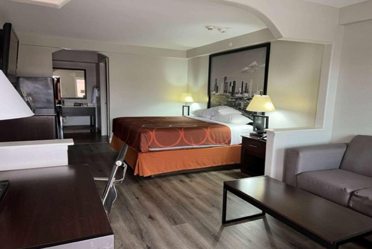 Hotel Super 8 By Wyndham Mont Belvieu - Baytown East Exterior foto