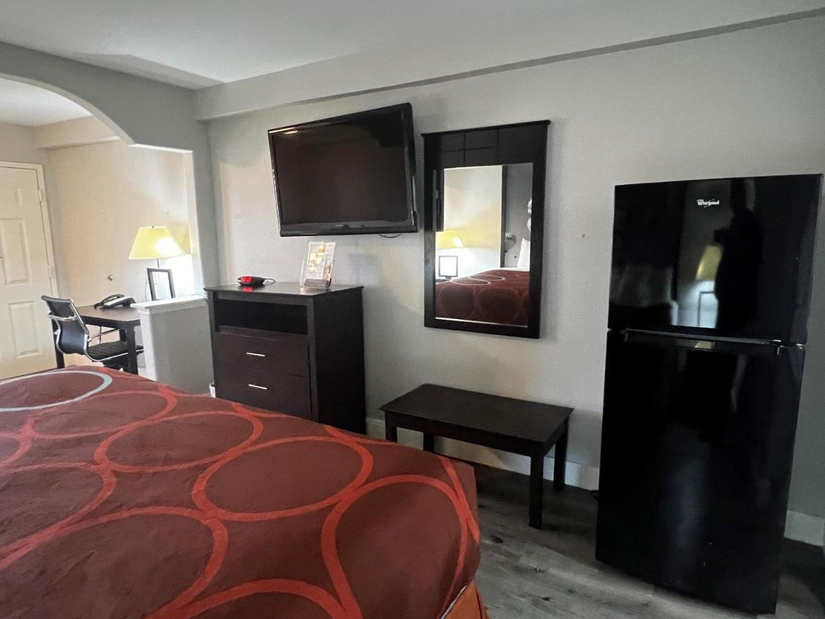 Hotel Super 8 By Wyndham Mont Belvieu - Baytown East Exterior foto