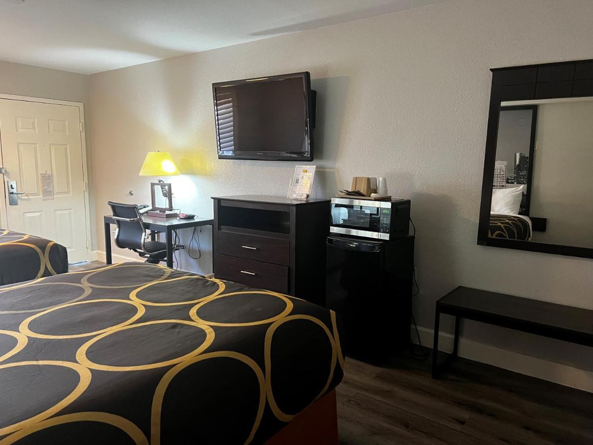Hotel Super 8 By Wyndham Mont Belvieu - Baytown East Exterior foto